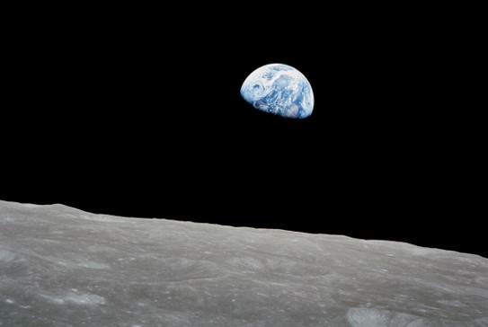 Vista da Terra a partir da superfície lunar
